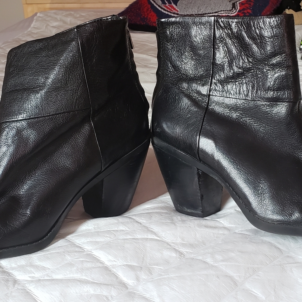 Bandolino booties